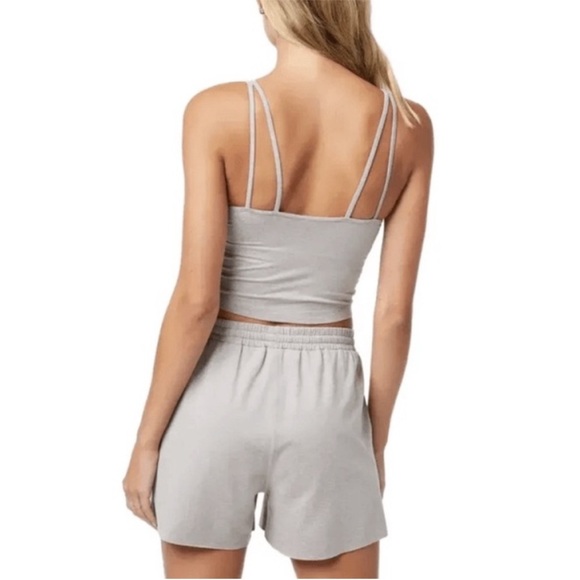 Vuori Tops - Vuori Halo Performance Crop Top Beige Small